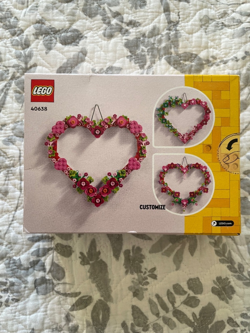 Brand New Unopened Heart-Shaped Lego Wreath Building Set 40638 with 254 Pieces
